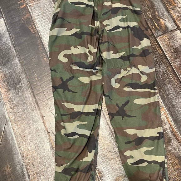 TNA camo Alix pant/jogger - Picture 2 of 6